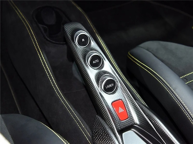 Dry Carbon Fiber 2019 to 2023 F8 Tributo Spider Center Console Bridge for  F8 Center Console Bridge
